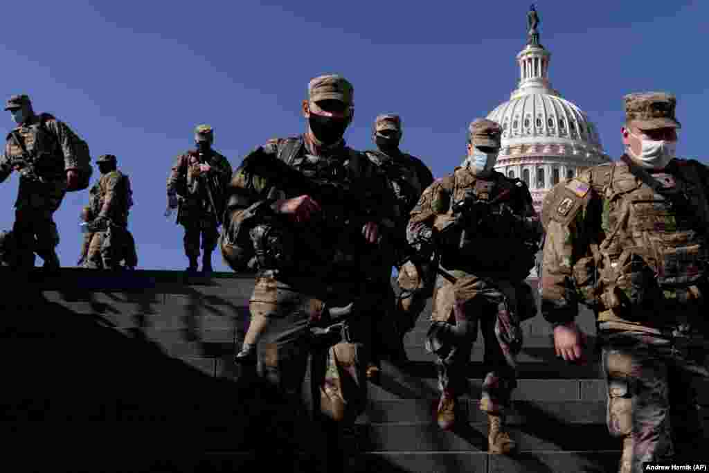 Припадници на Националната гарда пред Капитол Хил. 14.01.2021