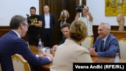 Претседателот на Србија Александар Вучиќ со рускиот амбасадор Александар Боцан-Харченко, Белград, 6 јуни 2022 година.