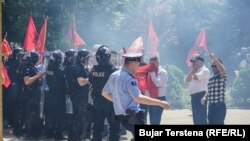 Протест на воените ветерани во Приштина против Законот за минимална плата