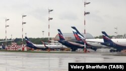 კომპანია "აეროფლოტის" თვითმფრინავები შერემეტიევოს საერთაშორისო აეროპორტში