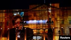 Сър Елтън Джон