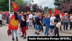 Протест за ослободување на пејачот Ламбе Алабаковски, осомничен за палењето на бугарскиот Кулурен центар Ванчо Михајлов во Битола, во организација на Левица