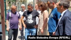 Бугарската министерка за надворешни работи Теодора Генчовска во посета на опожарениот Културен центар Ванчо Михајлов во Битола (архивска фотографија)