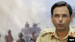 راولپېنډۍ: د پاکستان د پوځ ویاند مېجر جنرال اطهر عباس. دی وايي د هیومن رایټس واچ رپورټ یو اړخیزه دی. 