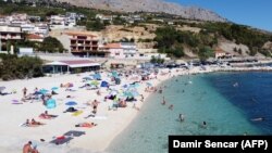 Za sada nema najava da će pojedine države Europske unije mijenjati savjete svojim državljanima oko ljetovanja u Hrvatskoj, kao što je to bilo nakon sredine kolovoza prošle godine (Split, avgust 2020.)