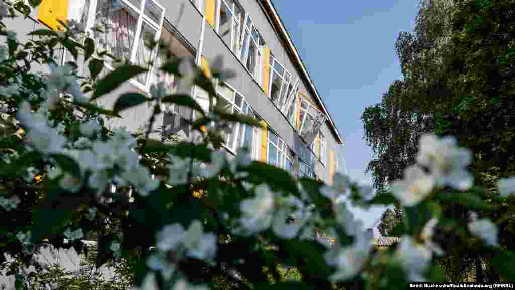 Според Киевското училище по икономика преките щети върху инфраструктурата на Украйна по време на войната възлизат на над 105,5 милиарда долара, като щетите за образователните институции са 1,5 милиарда долара.