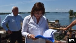 Вицепремиерката Корнелия Нинова