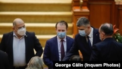 Marcel Ciolacu, liderul PSD și Florin Cîțu, liderul PNL, București, 9 noiembrie 2021.