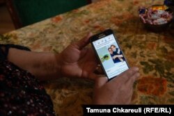 ქეთევან ჯინჭველაძე მეგი ბაქრაძესთან ერთად, კლინიკაში