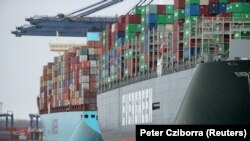 Контејнерски брод во пристаништето Феликсстоу, Британија, на 28 јануари 2021 година.