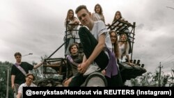 Diplomim mes rrënojash