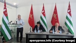 Ахра Бжания, Темур Гулия и Темур Надарая