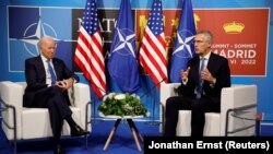 აშშ-ის პრეზიდენტი ჯო ბაიდენი და ნატოს გენერალური მდივანი იენს სტოლტენბერგი. მადრიდი, 2022 წლის 29 ივნისი