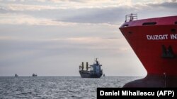  Brodovi u Crnom moru koji prevoze žito čekaju da uđu u rumunsku luku Salina