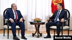 Мустафа Шентоп и Садыр Жапаров.