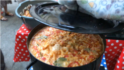 Ukrajinci i Rusi u Beogradu kuvaju za izbeglice