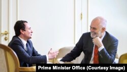 Илустрација, архивска фотографија, средба на косовскиот премиер Албин Курти и неговиот албански колега Еди Рама во Приштина на 20 јуни 2022 година 