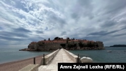 Sveti Stefan, april 2022.