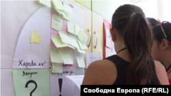 В класната стая на Ангелина Джурова