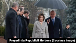 Președinta Maia Sandu, întâmpinându-l la Chișinău, la Președinție, pe președintele interimar al României, Ilie Bolojan, 1 martie 2025