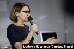 Людмила Гусейнова на мероприятии в поддержку пленных журналистов в Музее второй мировой войны. 2024 год