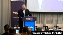 Americanul Brian Brown vorbește la conferința Make Europe Great Again (MEGA) de la Chișinău. 