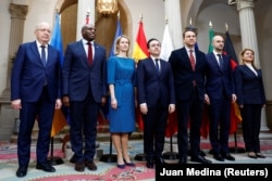 Глава венешнеполитического ведомства ЕС Кая Каллас (третья слева) и руководители МИД стран G5+ на встрече в Мадриде 31 марта