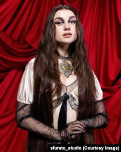 Кулон-сердце для музыкального конкурса для Jerry Heil