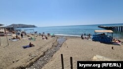 Городской сток на пляже в Судаке – Крым, июнь 2025 года