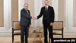 Средба меѓу претседателот на Азарбејџан Илхам Алиев и ерменскиот премиер Никол Пашинјан, Абу Даби, 10 јули 2025 година