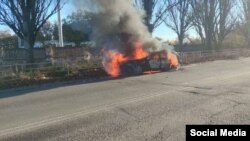 Mașină lovită de o dronă în Herson.