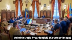 Consiliul Suprem de Apărare a Țării s-a reunit luni, 30 iunie, pentru a analiza situația din Ucraina dar și incapacitatea României de a reduce și mai mult evaziunea fiscală.