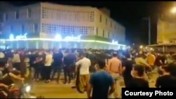 Huzesztánban tüntetnek az emberek a vízhiány miatt 2021. július 22-én