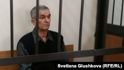 Член общины свидетелей Иеговы Теймур Ахмедов - в зале суда. Астана, 27 марта 2017 года.