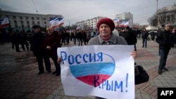 Пророссийские митингующие в Крыму. 9 марта 2014 года.