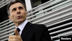 Бидзина Иванишвили в своем письме утверждает, что его участие в судьбе Грузии не связано с его бизнес-интересами или желанием вернуться в политику. Его цель, пишет он, в ближайшие 10-15 лет «завершить дело наших предков»