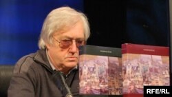 Valerijan Žujo autor je, uz ostalo, i knjige "Leksikon Sarajeva"