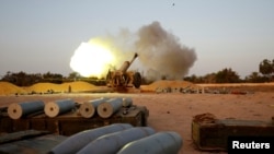 Ливийская артиллерия наносит удары по целям "Исламского государства" 