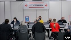 Sok boszniai Szerbiába utazott, hogy beoltassa magát.