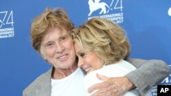 Robert Redford cu Jane Fonda la Festivalul de Film de la Veneția, în septembrie 2017. 