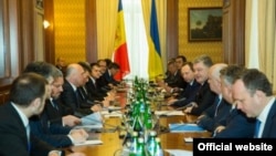 La discuțiile de la Kiev cu președintele Petro Poroșenko