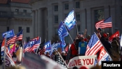 Protesta në mbështetje të presidentit Trump në Uashington. 