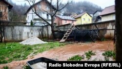 Stanovnici sarajevskog naselja Širokača strahuju od klizišta nakon obilnih padavina. 