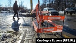 По металния обков на шахтата е протекъл ток, убил дете. Върху шахтата няма означения чия е тя.