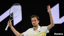 Ruski teniser Danil Medvedev drugi je teniser svijeta i neće se moći takmičiti u Grand Slamu na travi ove godine. Melbourne, februar 2022.