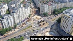 Multe dintre marile orașe nu au încă centură ocolitoare, așa că traficul trece prin centrul localității