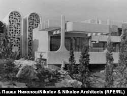 Снимка на резиденция „Банкя“ от архива на нейния архитект Павел Николов. Кадърът се пази от архитектурното студио „Николов и Николов“, което го наследява.