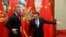 Milo Đukanović (dok je bio premjer) i kineski premijer Li Kećijang u Pekingu 2015. godine