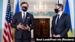 Dmitro Kuleba (stânga) și Antony Blinken (dreapta) la Washington, 5 august 2021