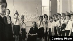 Встреча Ксении Лакоба с пионерами